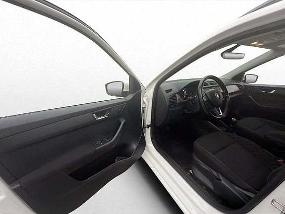 Skoda Fabia 10 of 29