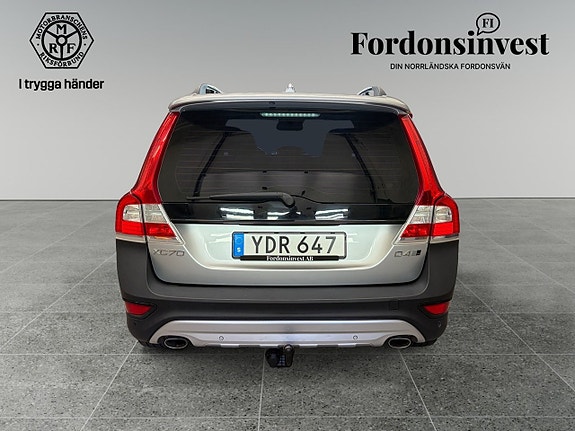 Volvo XC70 4 of 5