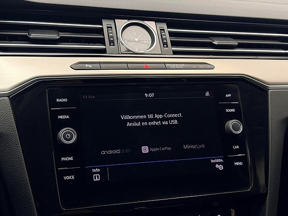 Volkswagen Passat Alltrack 23 of 30