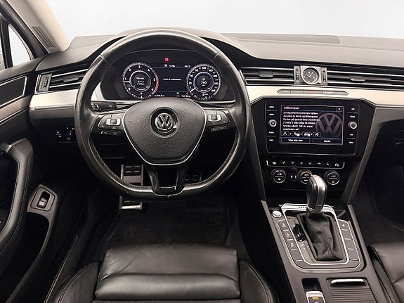 Volkswagen Passat Alltrack 18 of 30