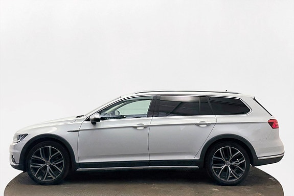 Volkswagen Passat Alltrack 9 of 30