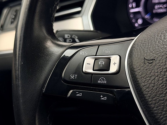 Volkswagen Passat Alltrack 19 of 30