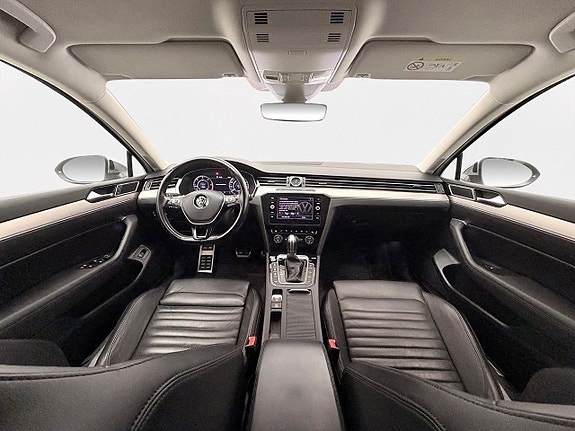 Volkswagen Passat Alltrack 15 of 30