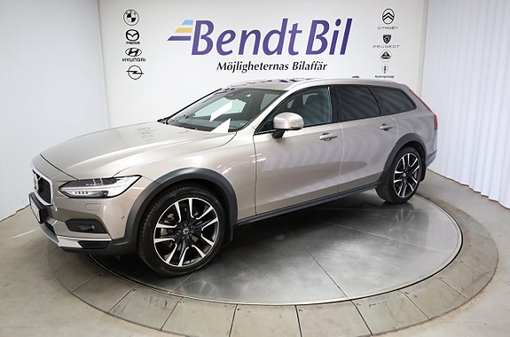 Volvo V90 Cross Country 4 of 5