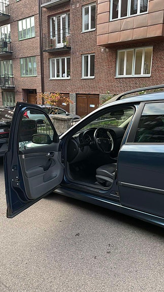 Saab 9-3 4 of 5