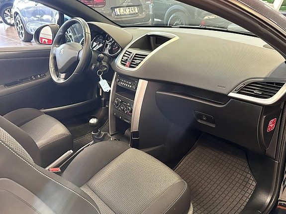 Peugeot 207 CC 8 of 8