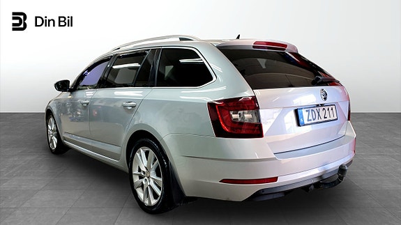 Skoda Octavia 3 of 5