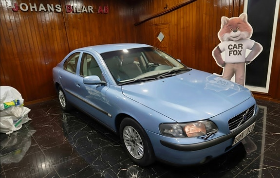 Volvo S60 2 of 5