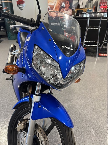 Honda CBR125R 6 of 6