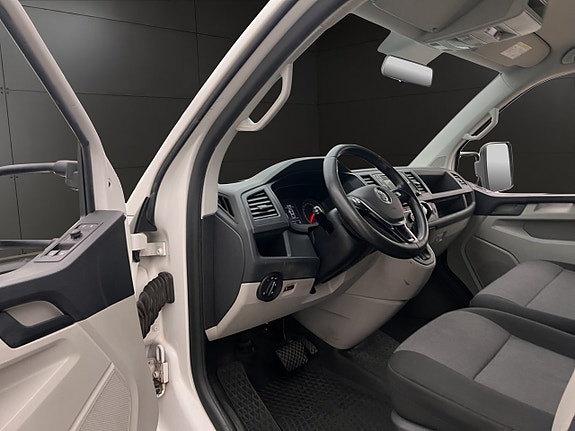 Volkswagen Transporter 13 of 25