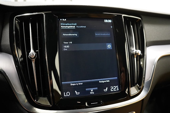 Volvo V60 Cross Country 14 of 21
