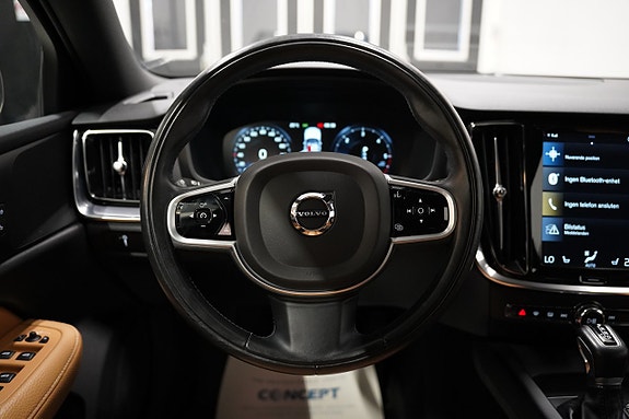 Volvo V60 Cross Country 10 of 21