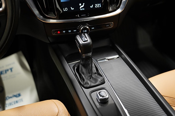 Volvo V60 Cross Country 12 of 21