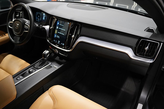 Volvo V60 Cross Country 8 of 21