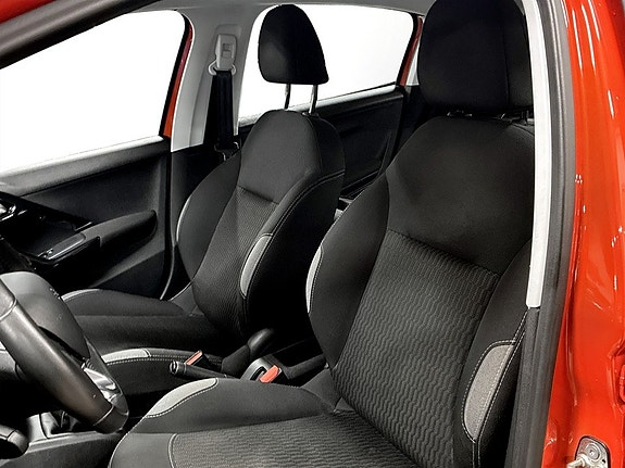Peugeot 208 5 of 5