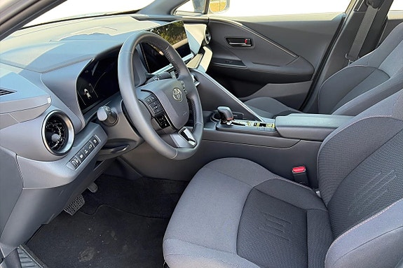 Toyota C-HR 5 of 5