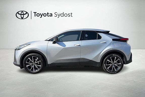 Toyota C-HR 3 of 5