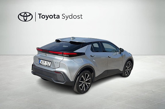 Toyota C-HR 2 of 5
