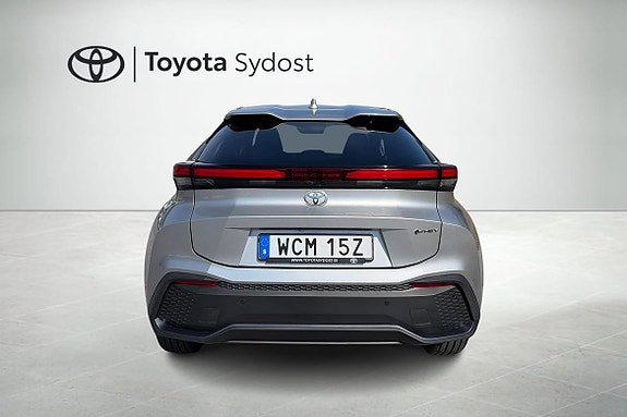 Toyota C-HR 4 of 5