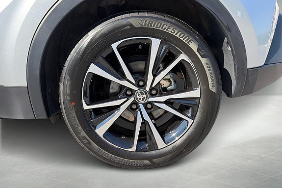 Toyota C-HR 11 of 11