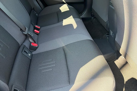 Toyota C-HR 6 of 11