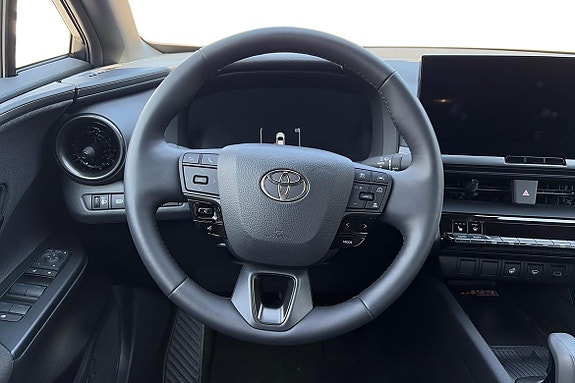 Toyota C-HR 8 of 11
