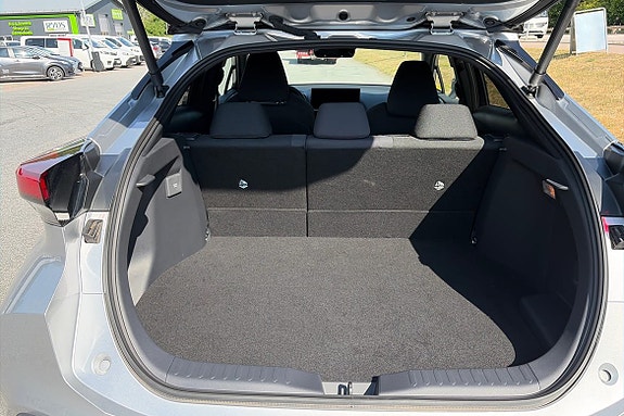 Toyota C-HR 9 of 11