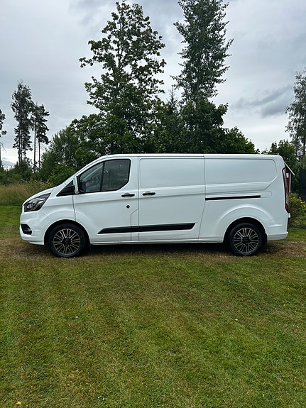 Ford Transit Custom 3 of 5