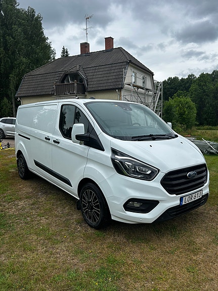 Ford Transit Custom 2 of 5