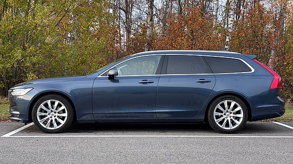 Volvo V90 2 of 30