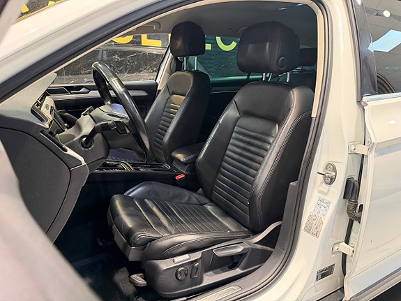 Volkswagen Passat Alltrack 17 of 27