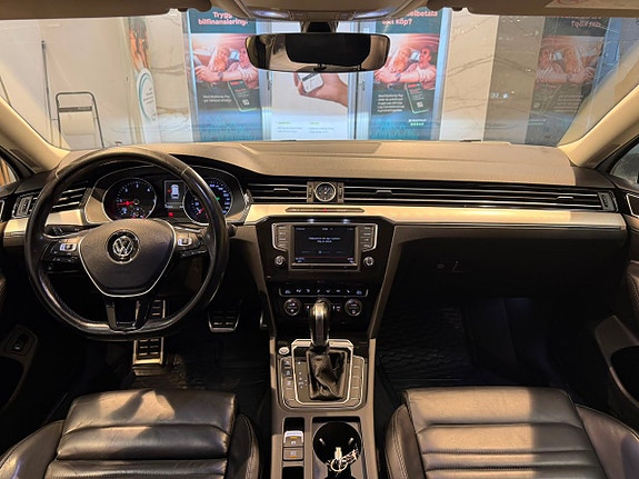 Volkswagen Passat Alltrack 10 of 27
