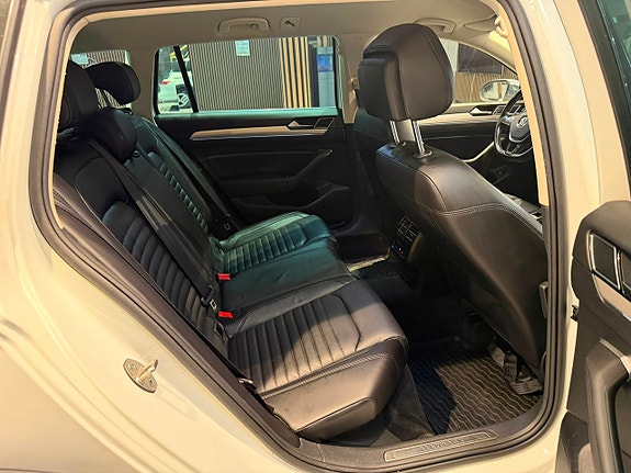 Volkswagen Passat Alltrack 19 of 27