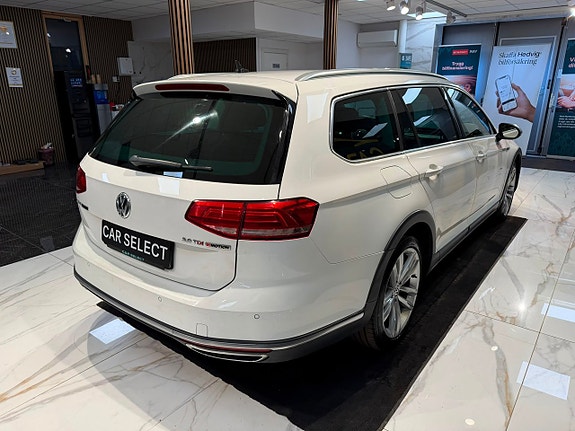 Volkswagen Passat Alltrack 7 of 27