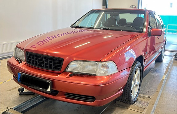 Volvo S70 2 of 5