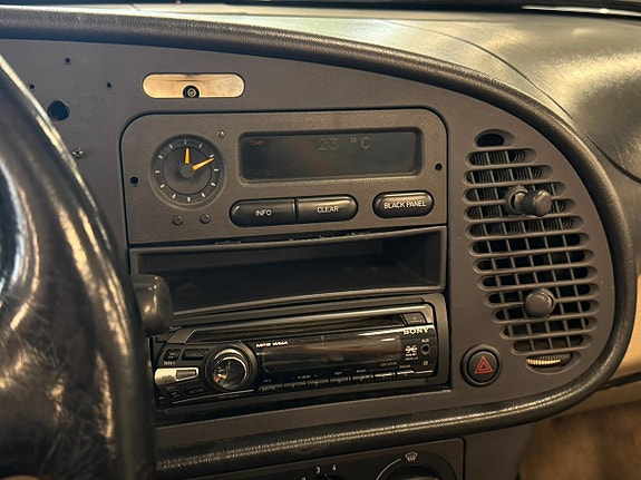 Saab 900 13 of 16