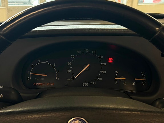 Saab 900 12 of 16
