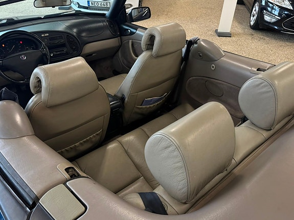 Saab 900 8 of 16