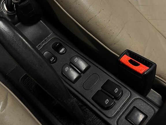 Saab 900 16 of 16