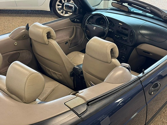 Saab 900 9 of 16