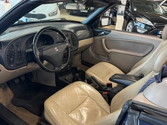 Saab 900 7 of 16