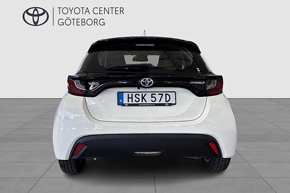 Toyota Yaris 6 of 12