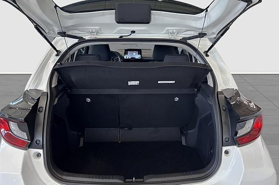 Toyota Yaris 12 of 12