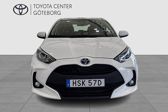Toyota Yaris 7 of 12