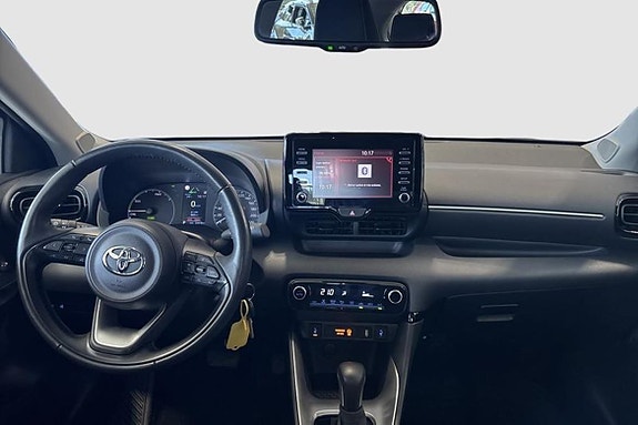 Toyota Yaris 10 of 12