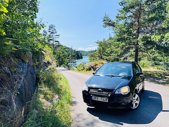 Volkswagen Polo 2 of 5
