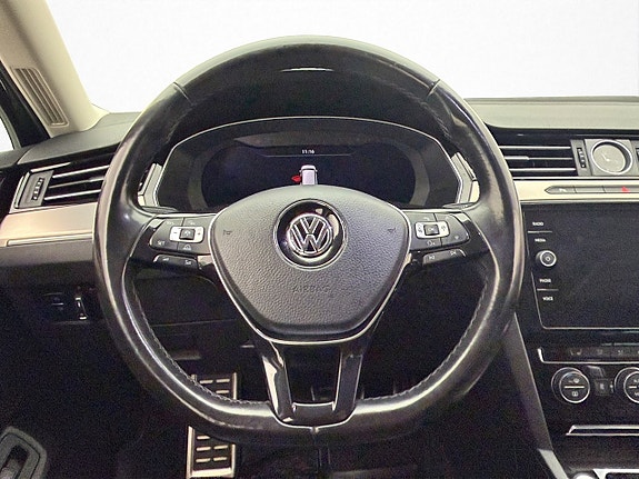 Volkswagen Passat Alltrack 14 of 30