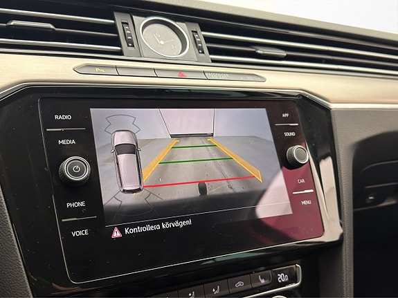 Volkswagen Passat Alltrack 20 of 30