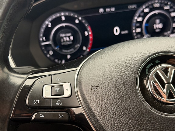 Volkswagen Passat Alltrack 17 of 30