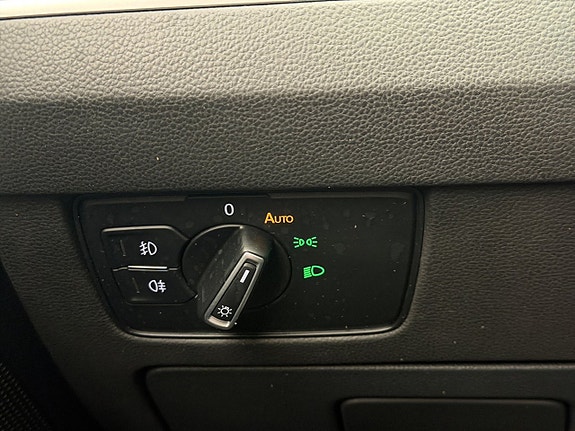 Volkswagen Passat Alltrack 16 of 30